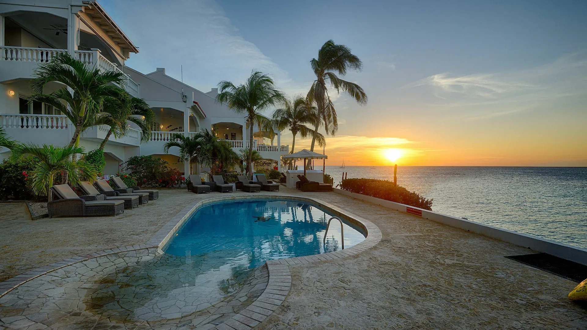Belmar Oceanfront Apartments Bonaire Aparthotel